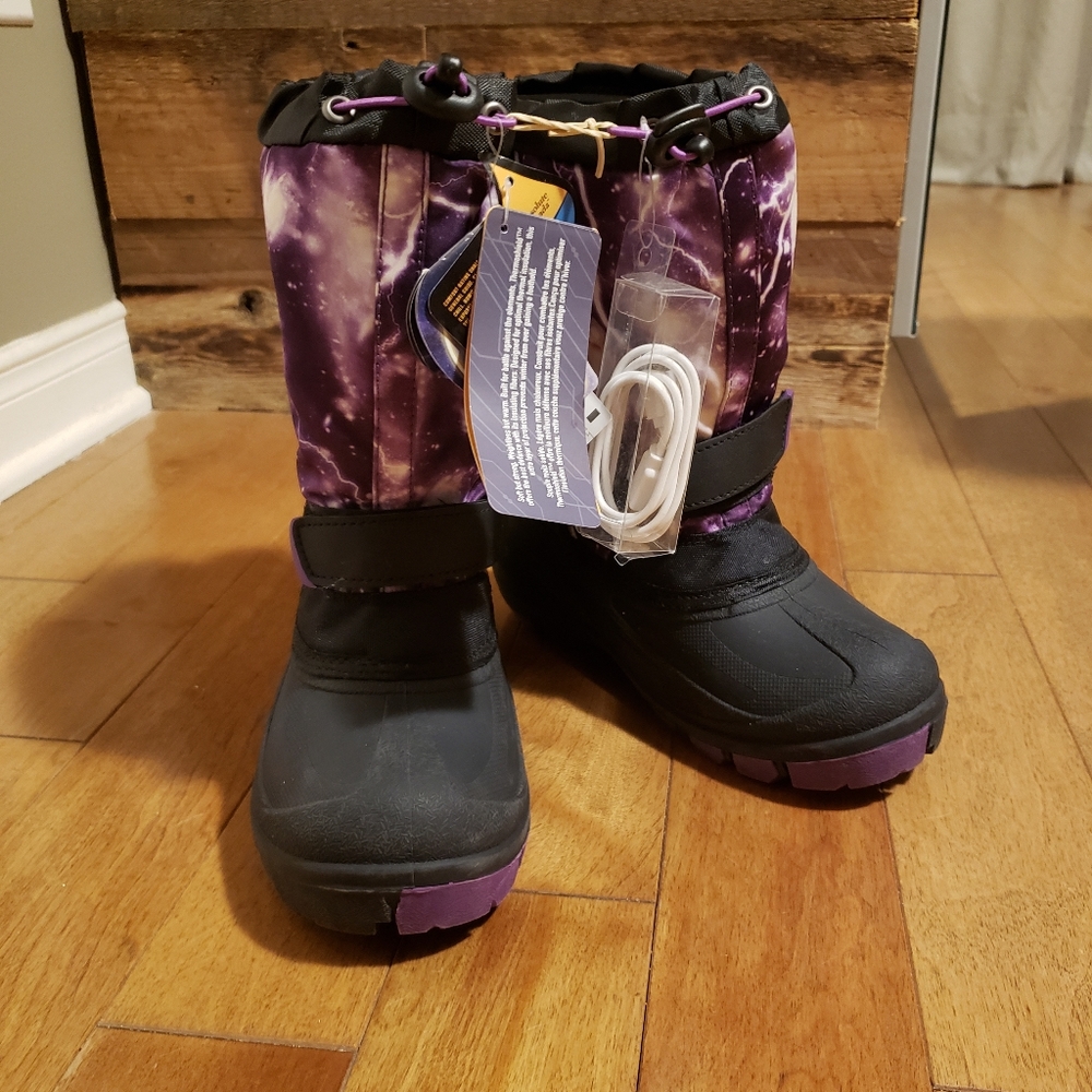 Brand new Absolute Canada kids' winter boots